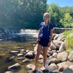 Meet your Posher, Lily